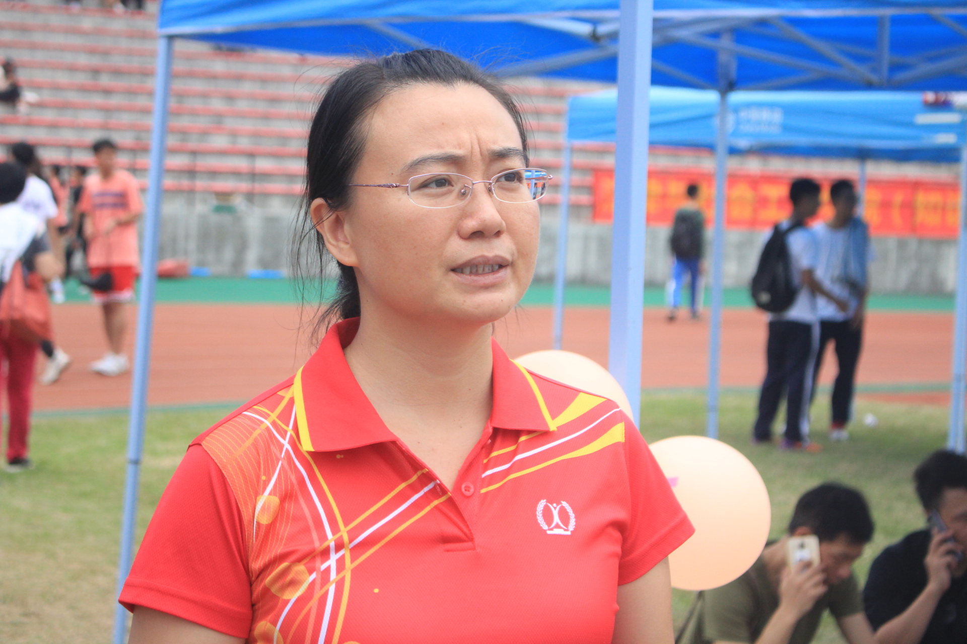 腐漫画
在校运会中勇夺佳绩3.JPG