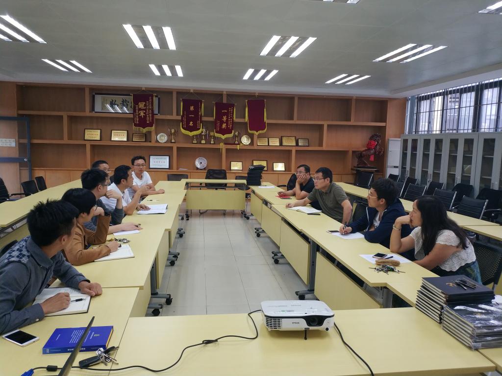 腐漫画
党总支举行诫勉谈话活动1.png