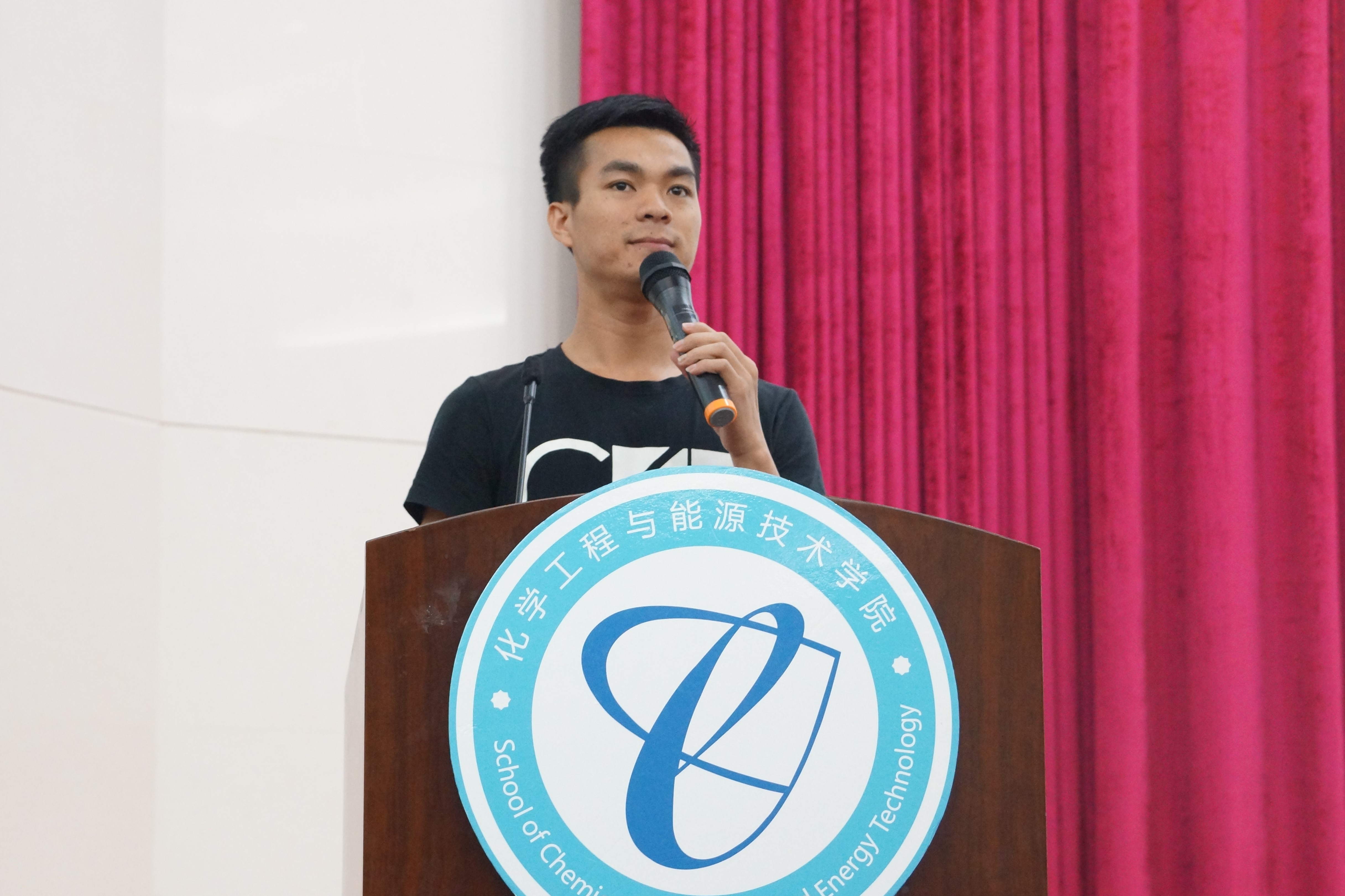 腐漫画
举办学长-学习经验-生活技巧-分享会1.jpg