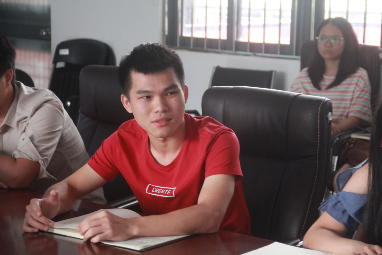 腐漫画
党总支召开毕业生党员教育会2.png