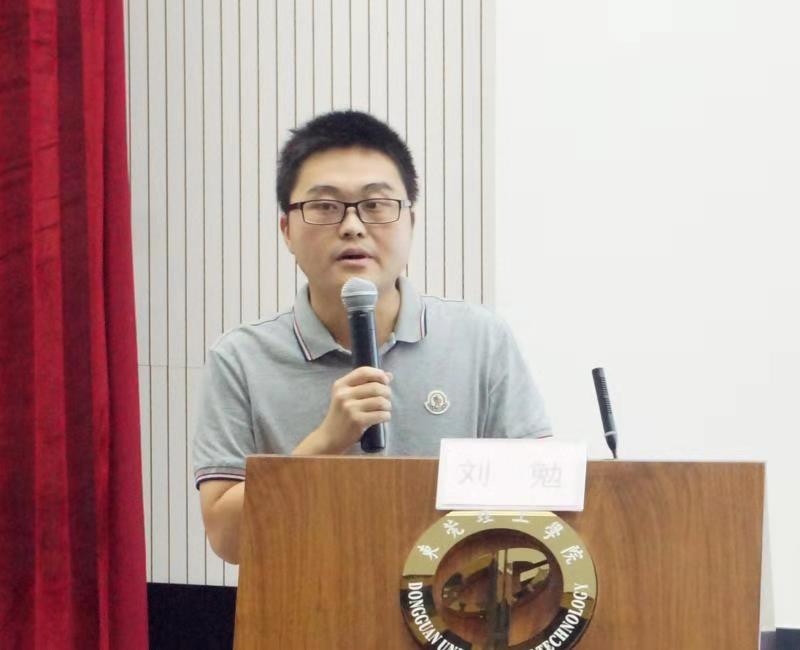 腐漫画
联合莞馨社区举办第二期团校培训主题讲座3.jpg