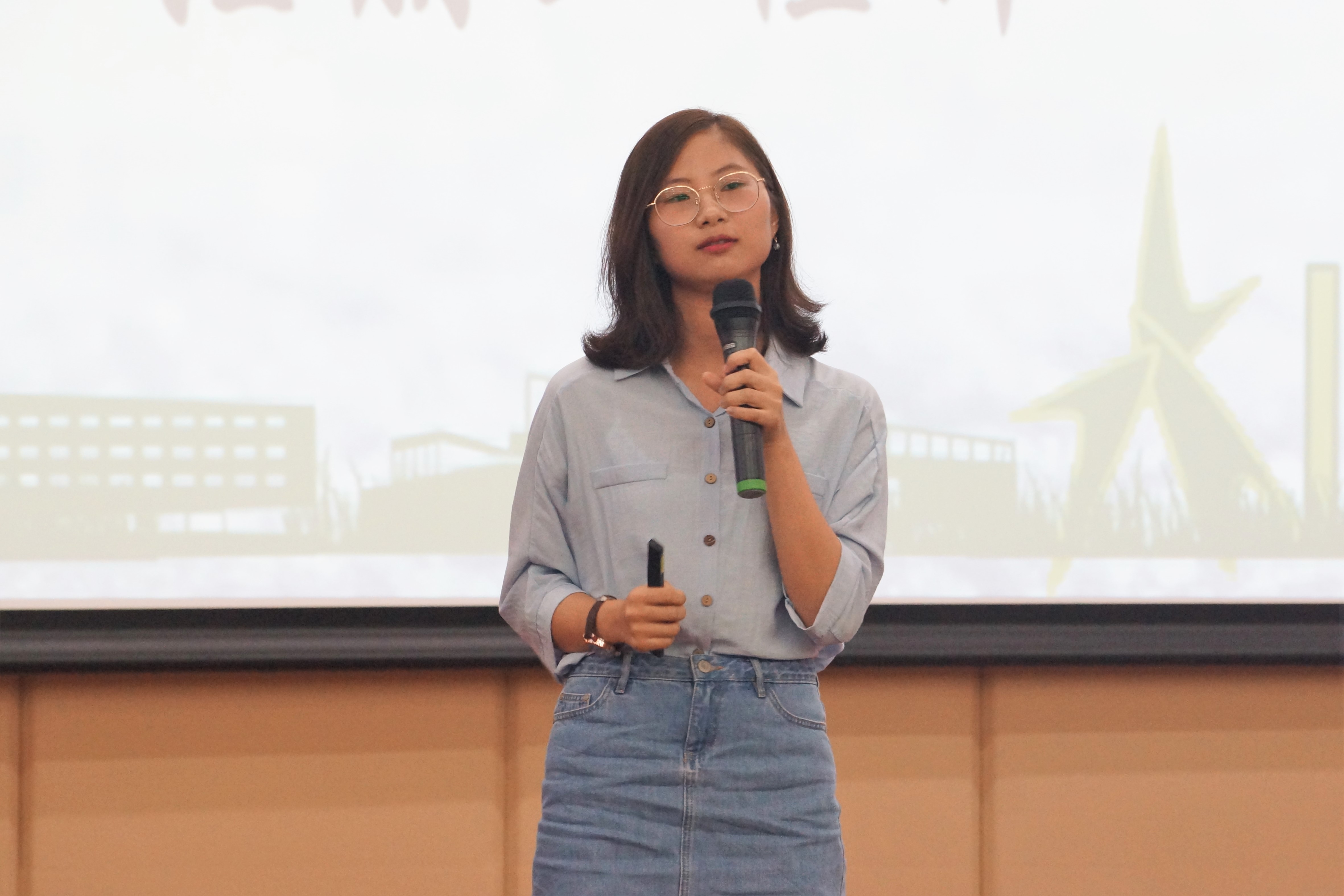 腐漫画
举办学长-学习经验-生活技巧-分享会4.jpg