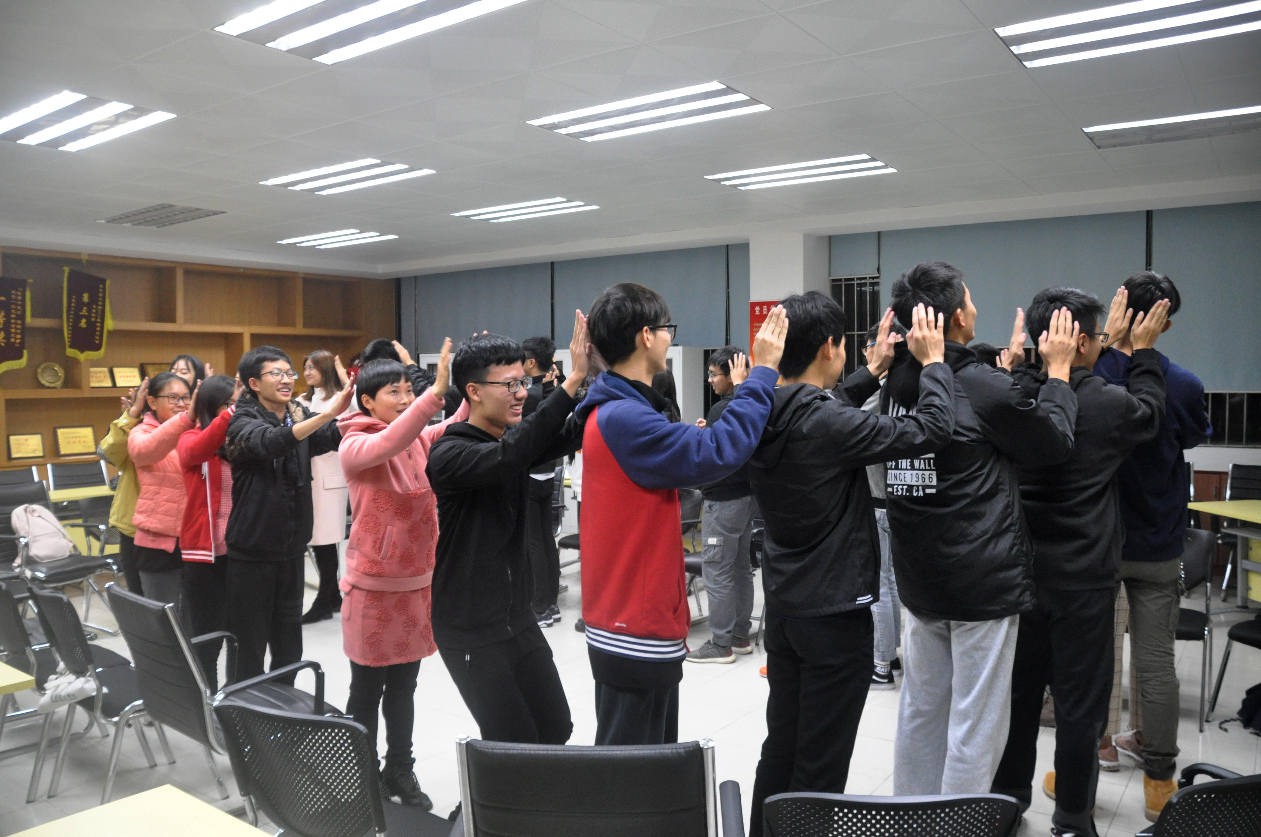 腐漫画
举行第八期心角落活动2.png