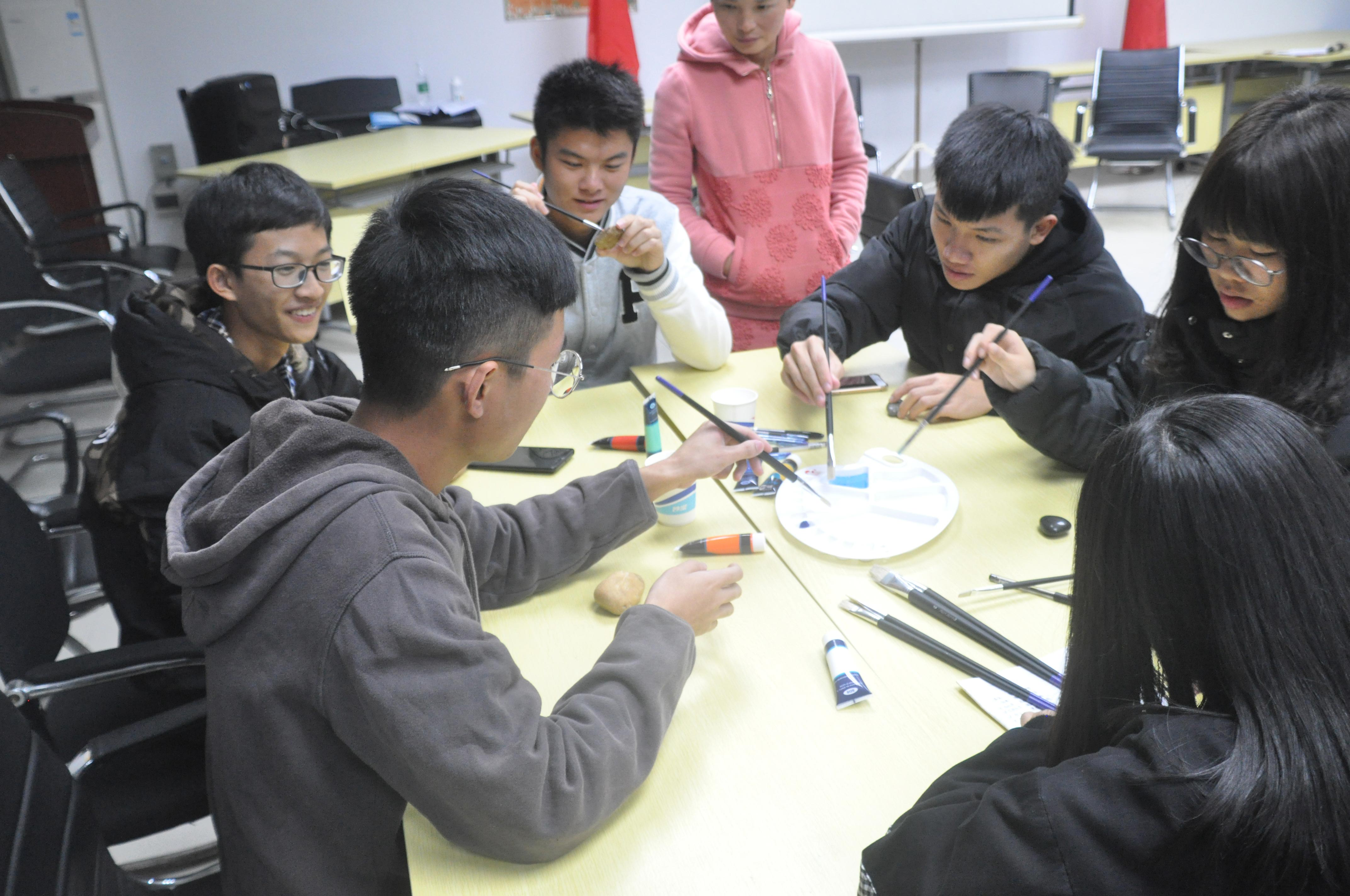 腐漫画
举行第八期心角落活动3.png